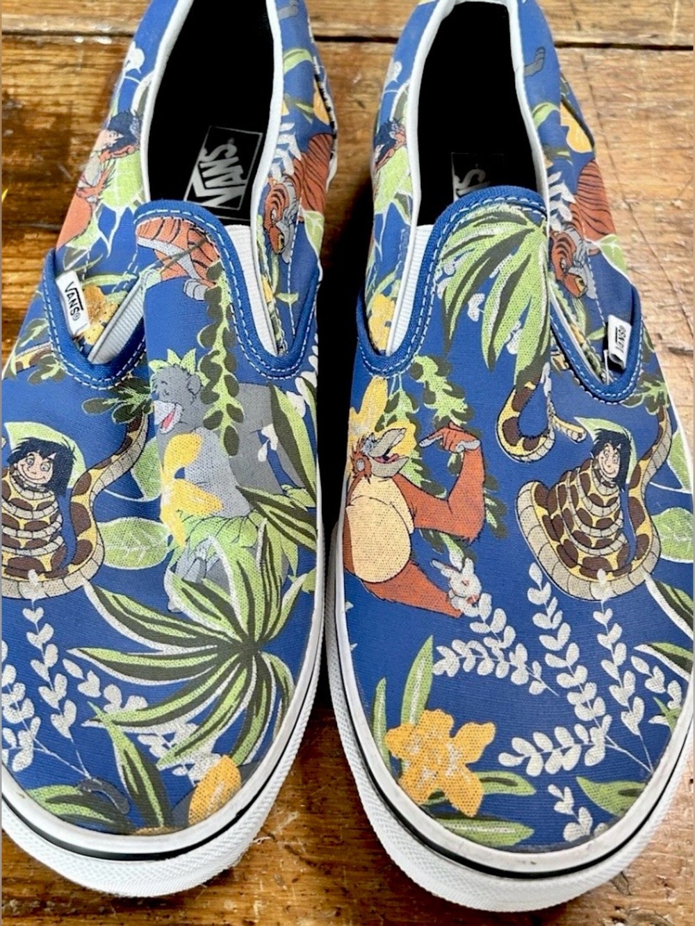RARE Vans x Disney The Jungle Book Classic Slip-On sneakers Men 10.5 Women 12